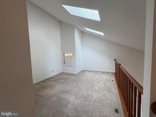 Building Photo - 5911 Barbados Pl