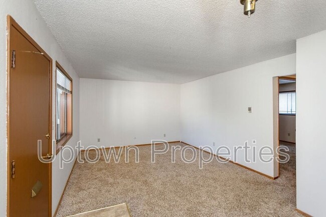 Building Photo - 8027 NE Flanders St