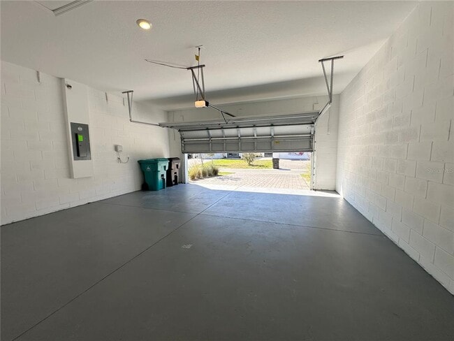 Building Photo - 11288 Listening Dr