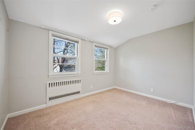 Building Photo - 6 Wildway