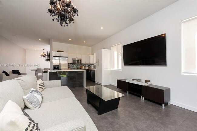 Building Photo - 3749 SW 27th Ln