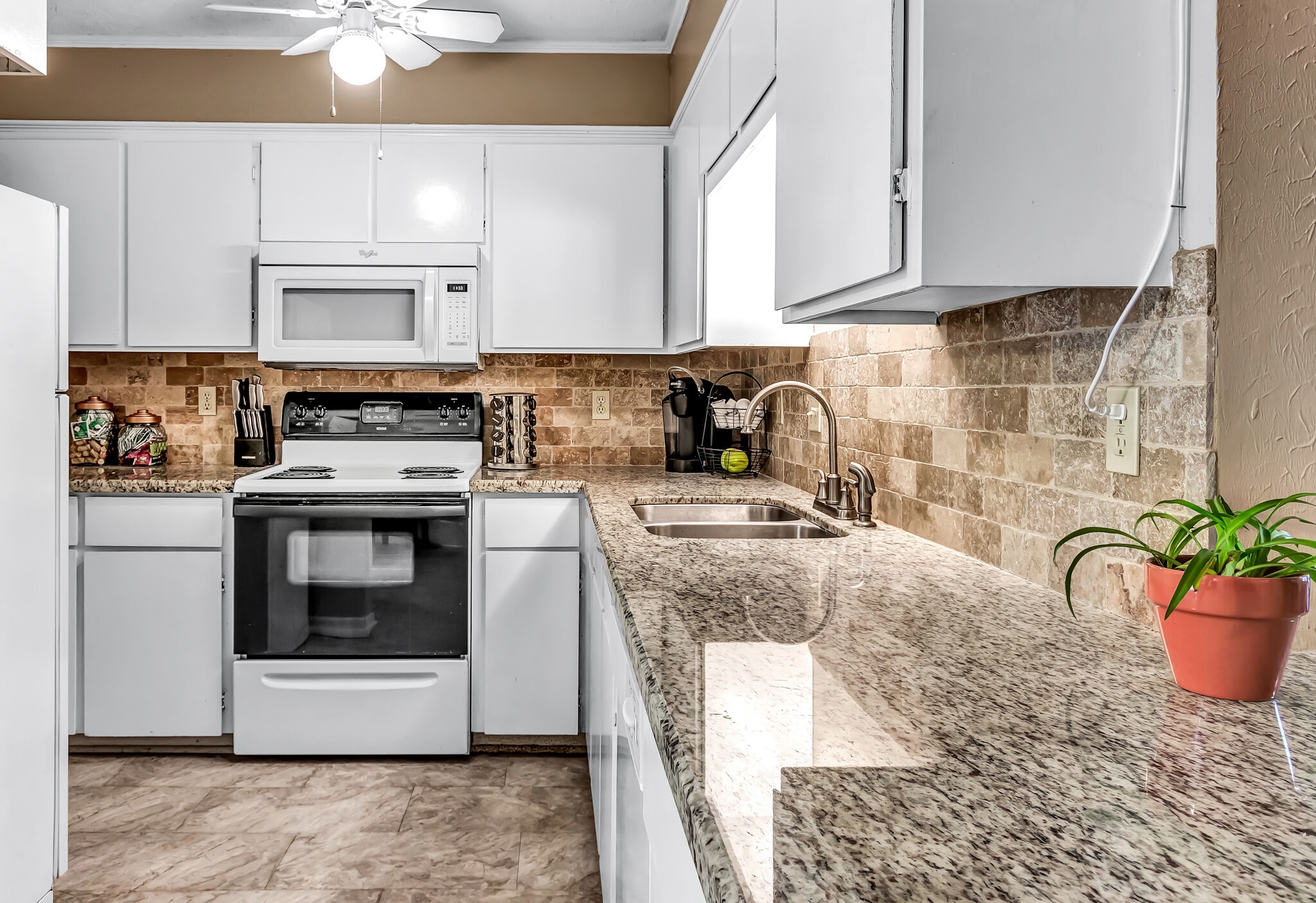 Building Photo - 2304 West Creek