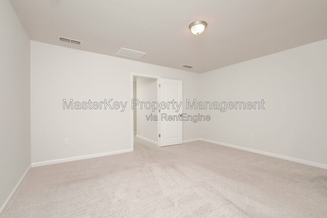 Building Photo - 804 McKenzie Pk Ter