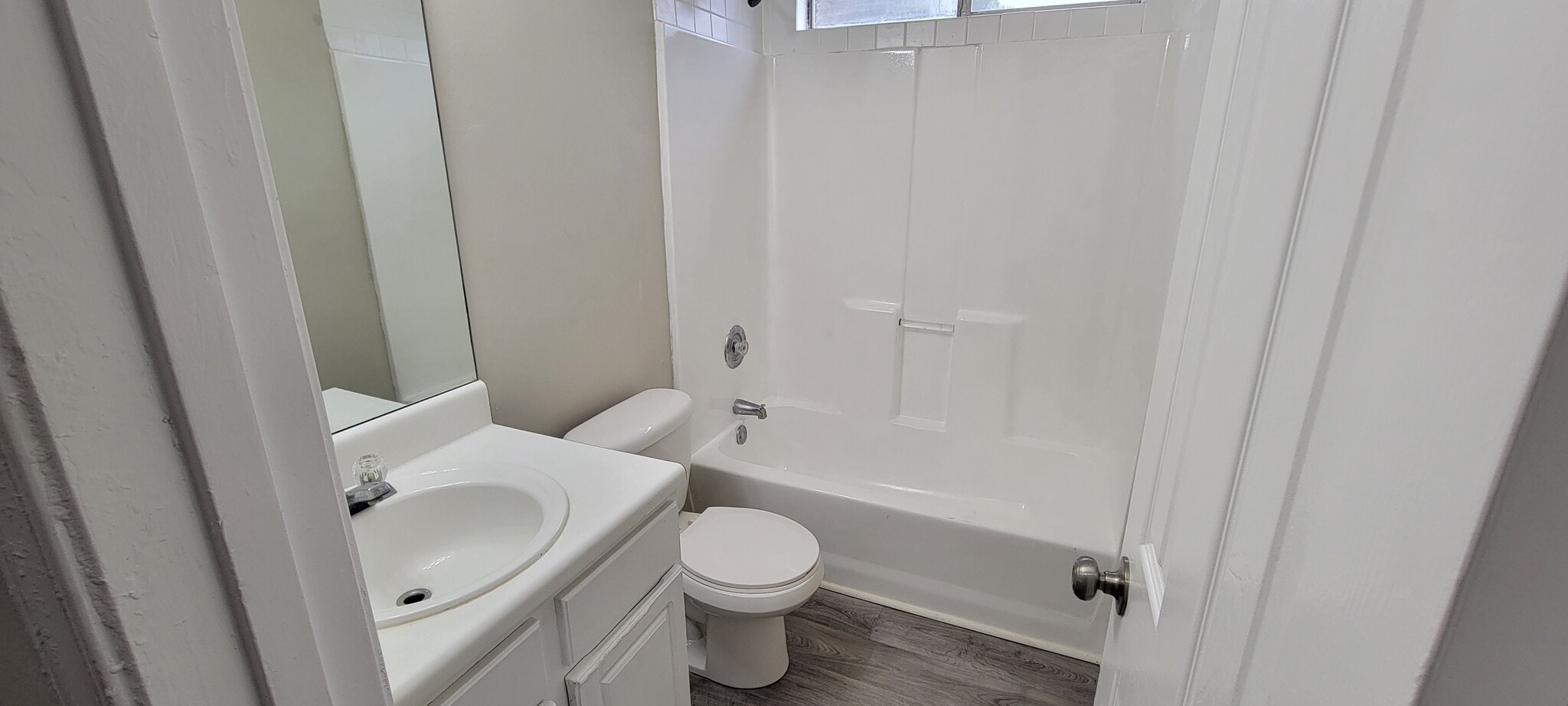 Building Photo - 118 Crystal Brk