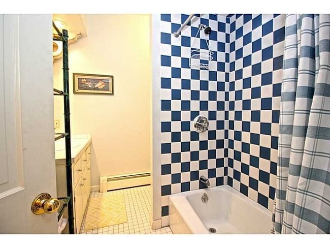 Building Photo - 434 Bellevue Ave