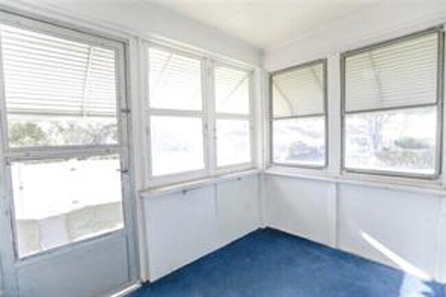 Building Photo - 3701 Amherst St