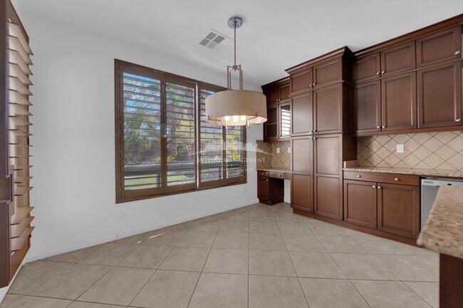 Building Photo - 8445 Cambrils Ave