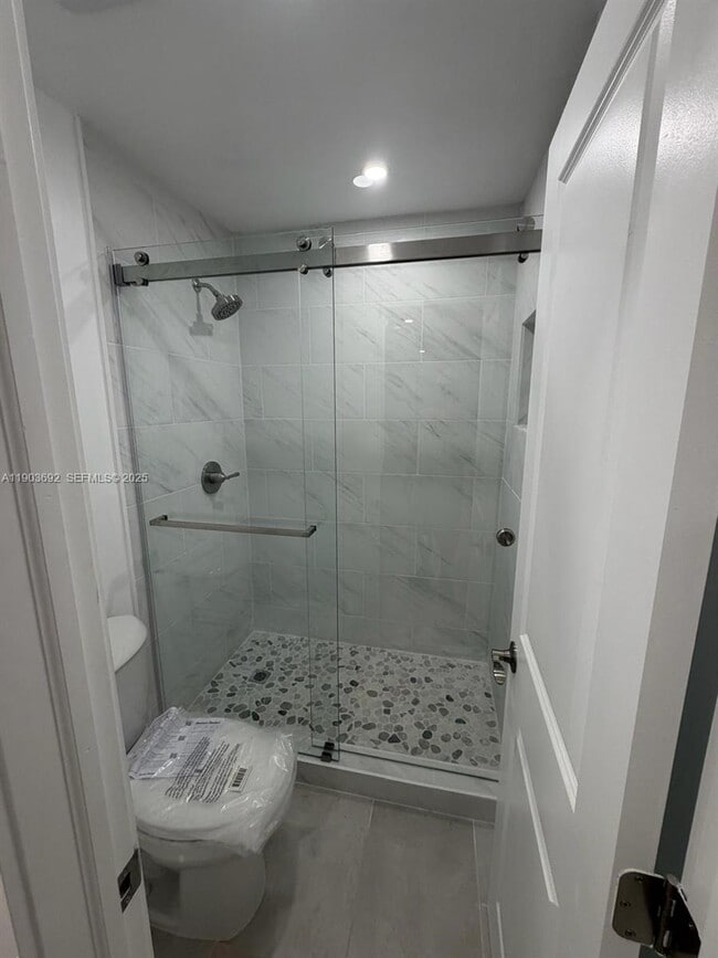 Building Photo - 9716 Hammocks Blvd