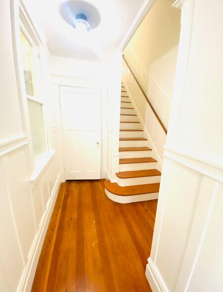 Building Photo - 1732 Grant Ave