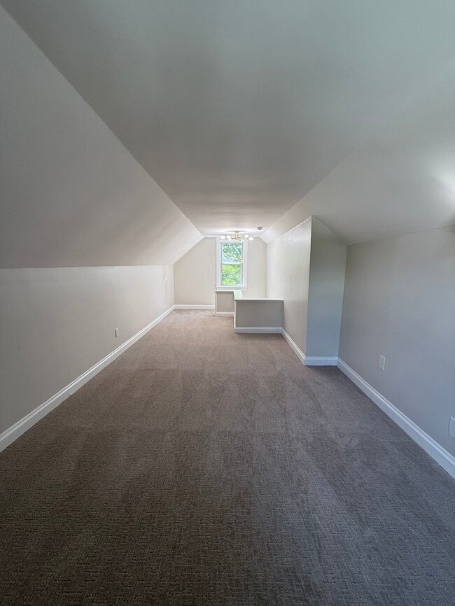 Building Photo - 1050 Alexander Dr