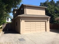 Building Photo - Light-Filled 3bedroom/2bath Near Highway &...