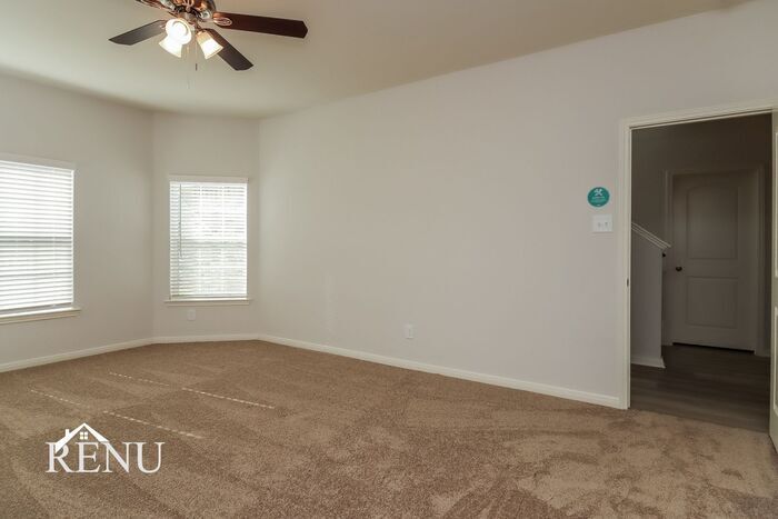 Building Photo - 10466 Sweetwater Creek Dr