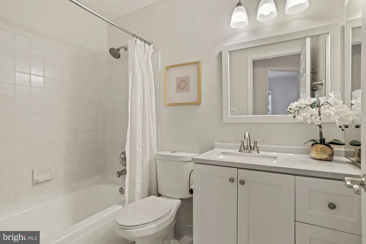 Building Photo - 11280 Fairwind Way