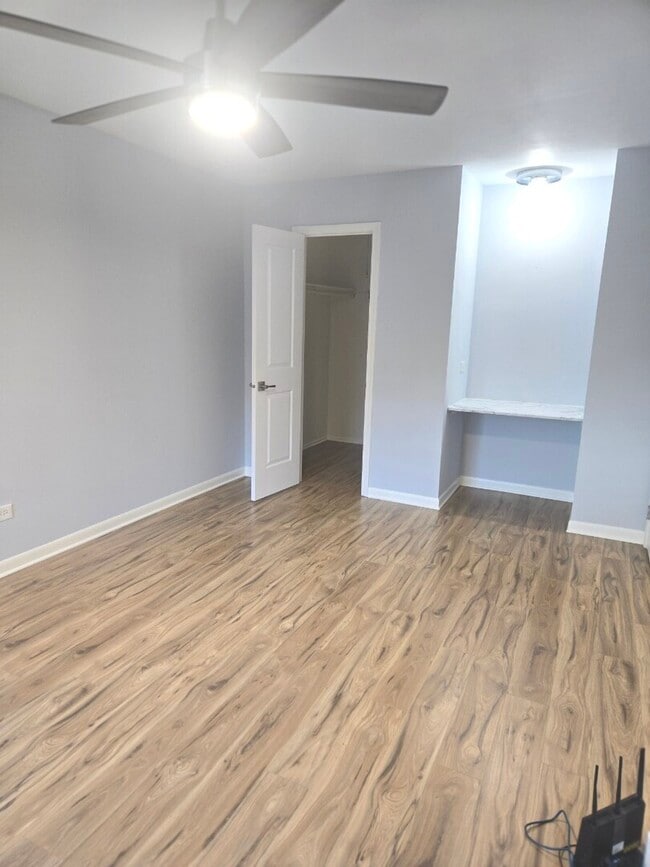 Building Photo - 360 W Inverrary Ln