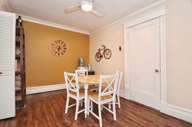 Building Photo - 704 Washington St