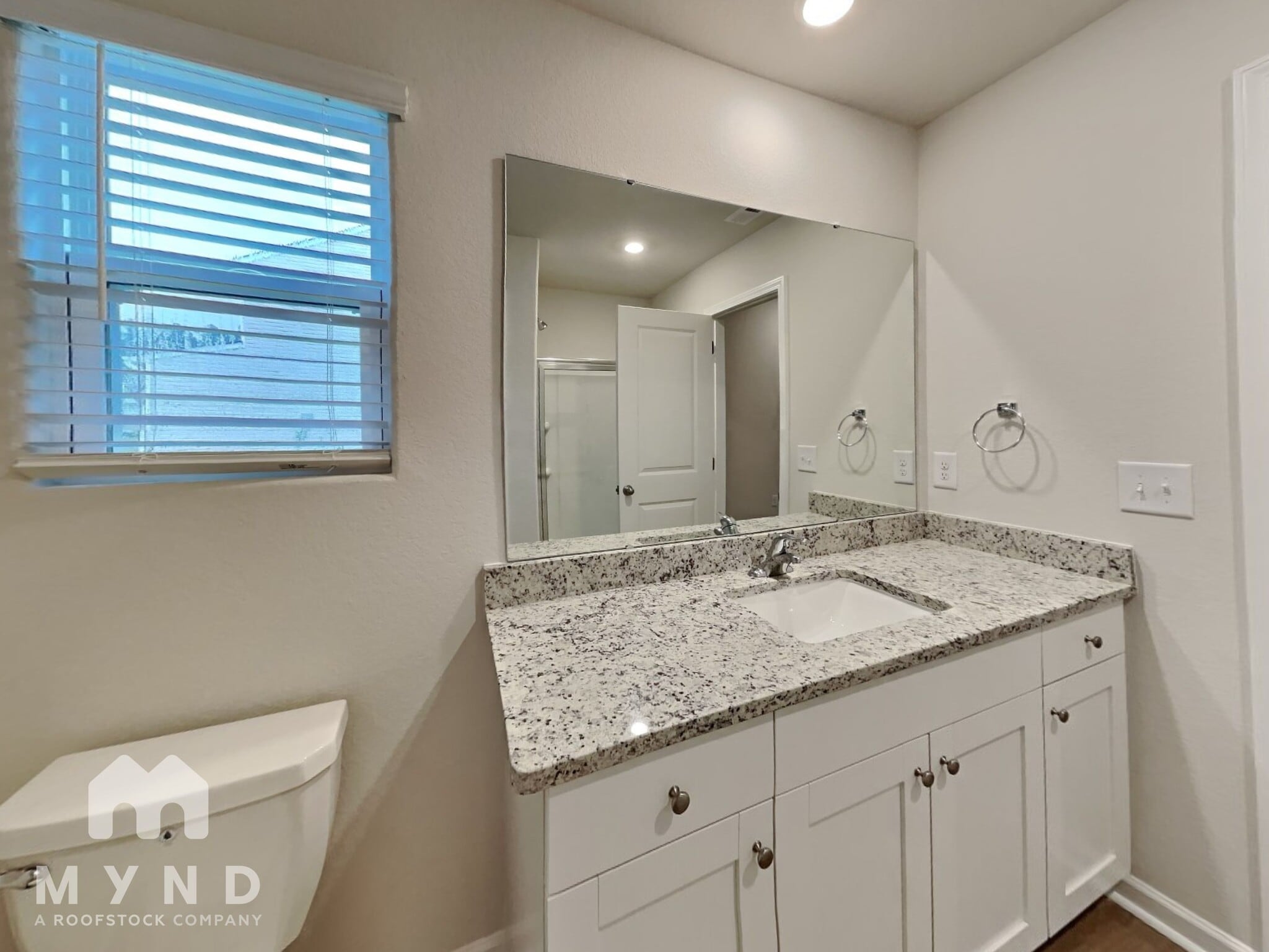 Building Photo - 283 New Villas St