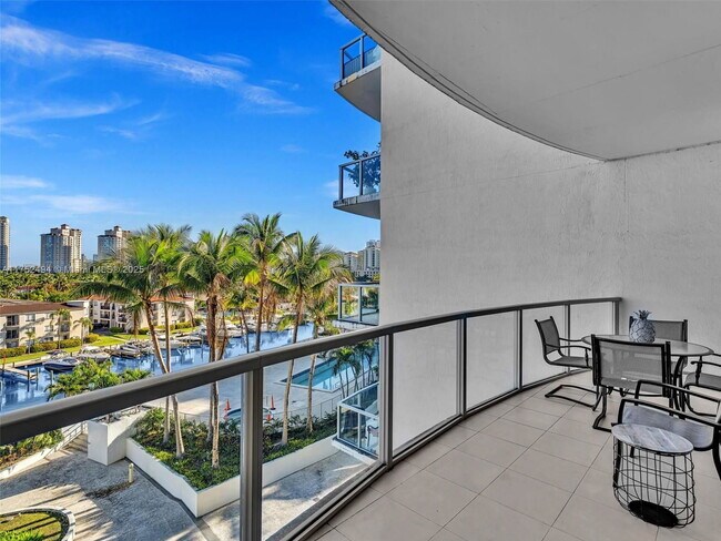 Building Photo - 3029 NE 188th St