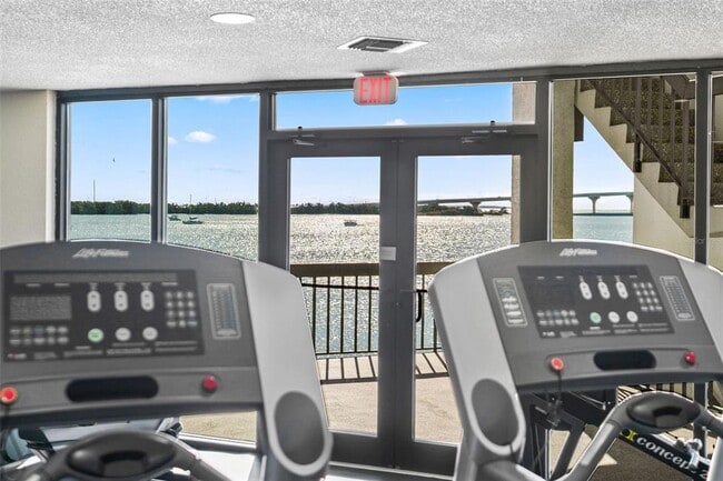 Building Photo - 6287 Bahia Del Mar Cir N