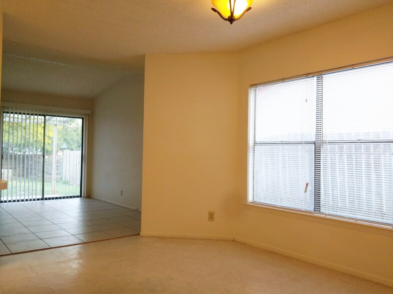 Dining Room into Living Room - 2521 Corian Glen Dr