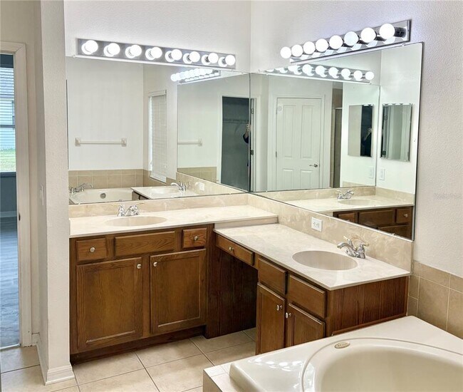 Building Photo - 9107 63rd Ct E