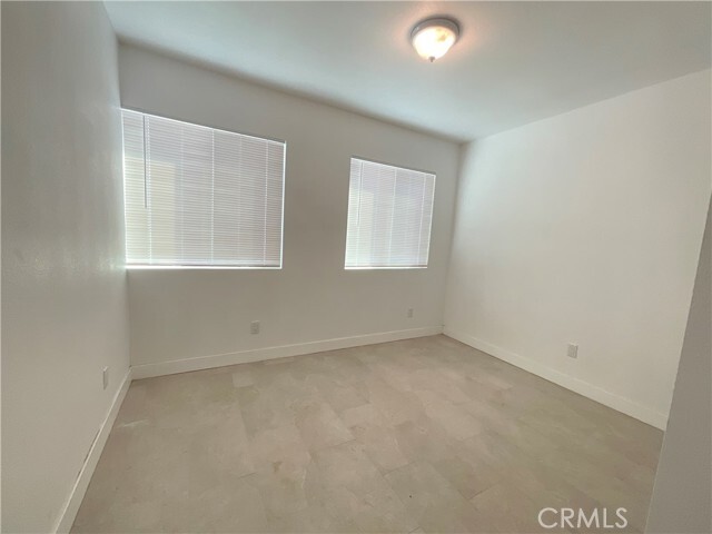Building Photo - 17371 Queens Ln