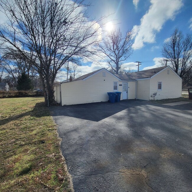 Building Photo - Space to Spare on Frost