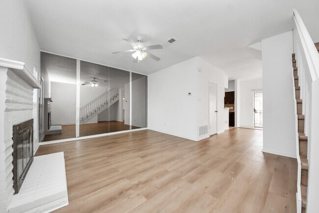 Building Photo - 12500 Brookglade Cir