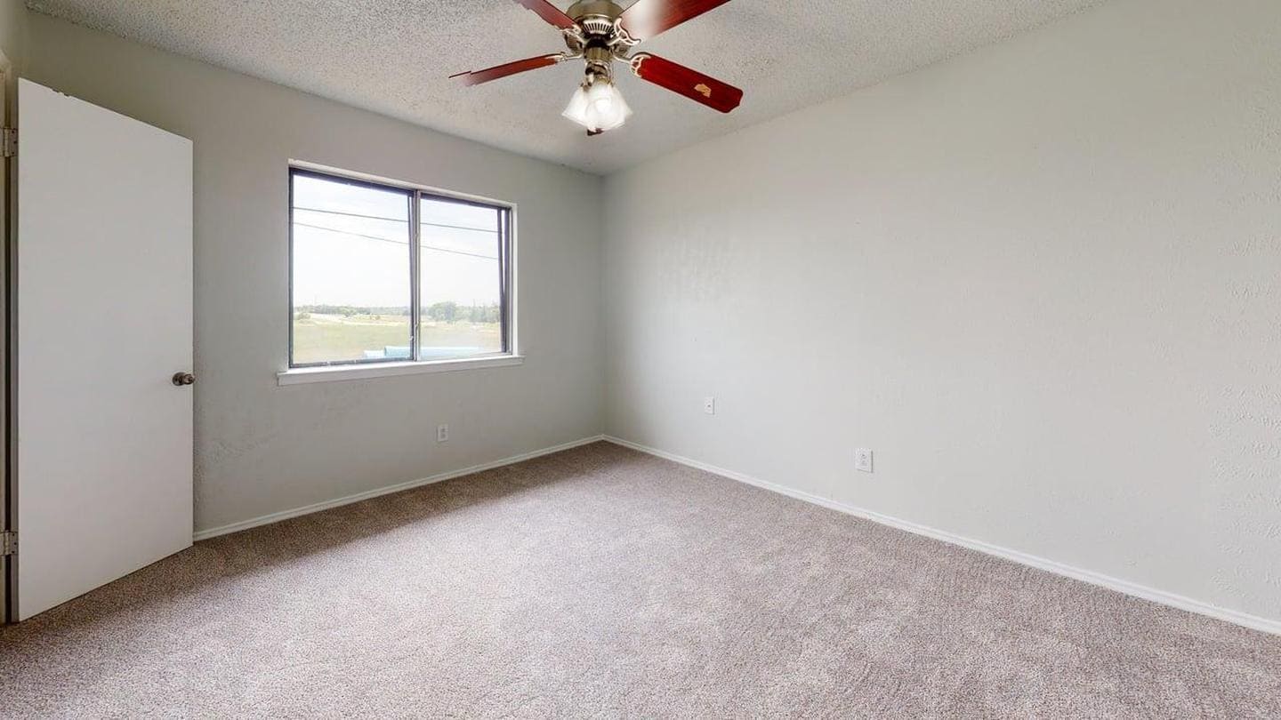 Building Photo - 5330 Daytona Dr