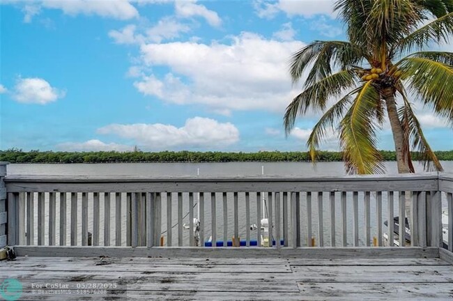 Building Photo - 1800 N Ocean Dr