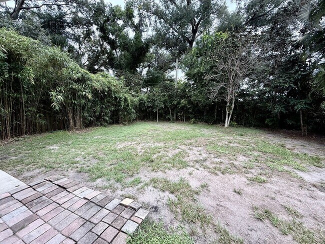 Building Photo - 2716 Blossom Dr