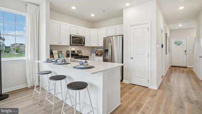 Building Photo - 71 Alexander Wy