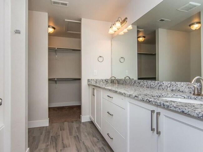 Building Photo - North Salt Lake 3 bed, 2.5 bath, Garage