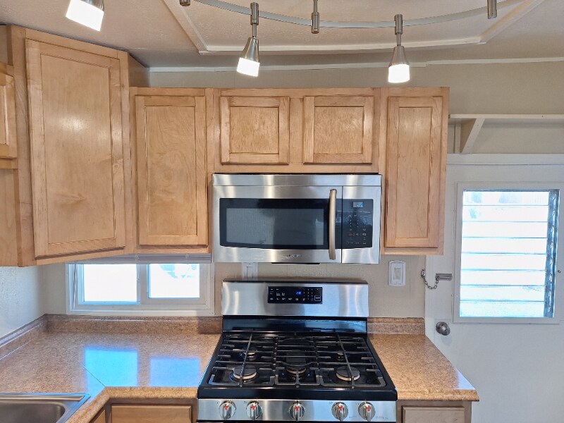 Building Photo - 3526 N Cascade Ave