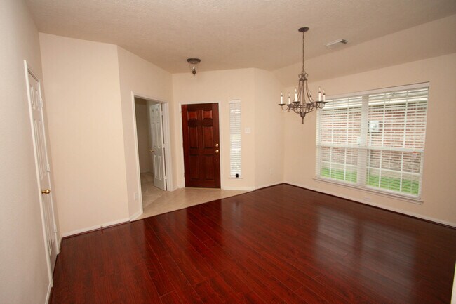 Building Photo - 2918 Laurel Brook Ln