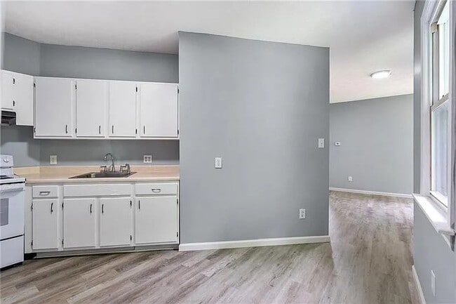 Building Photo - 1406 Superior Ave