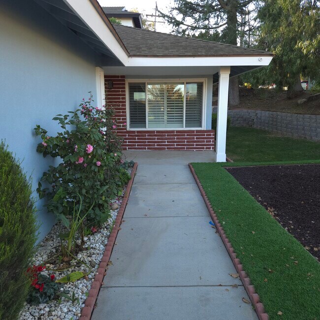 Building Photo - 90 Lupe Ave