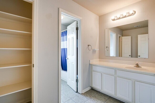 Building Photo - 11705 Gold Run Cove