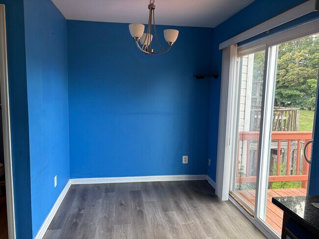 Building Photo - 1892 Beegee Ct