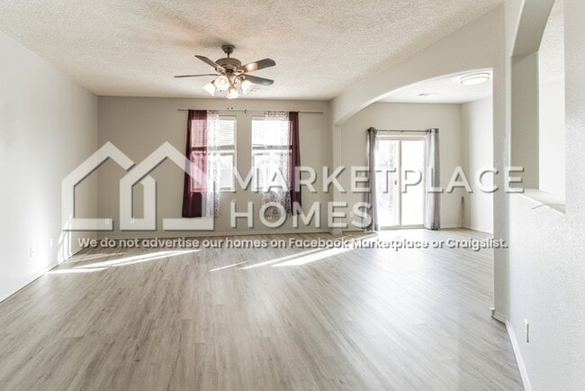 Building Photo - 620 Creekside Ave SW