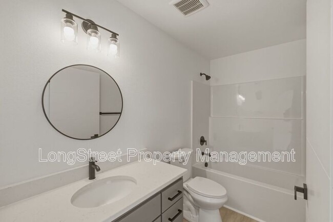 Building Photo - 810 S 19th St