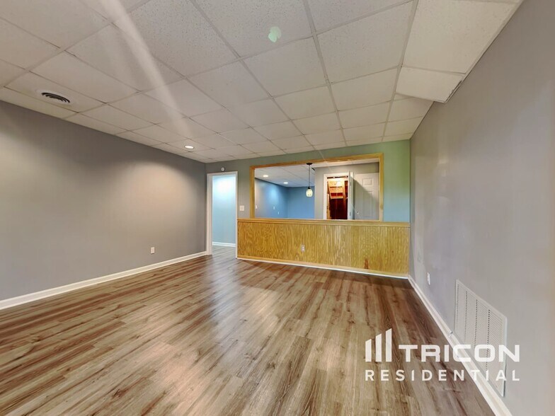 Building Photo - 1770 River Bluff Rd