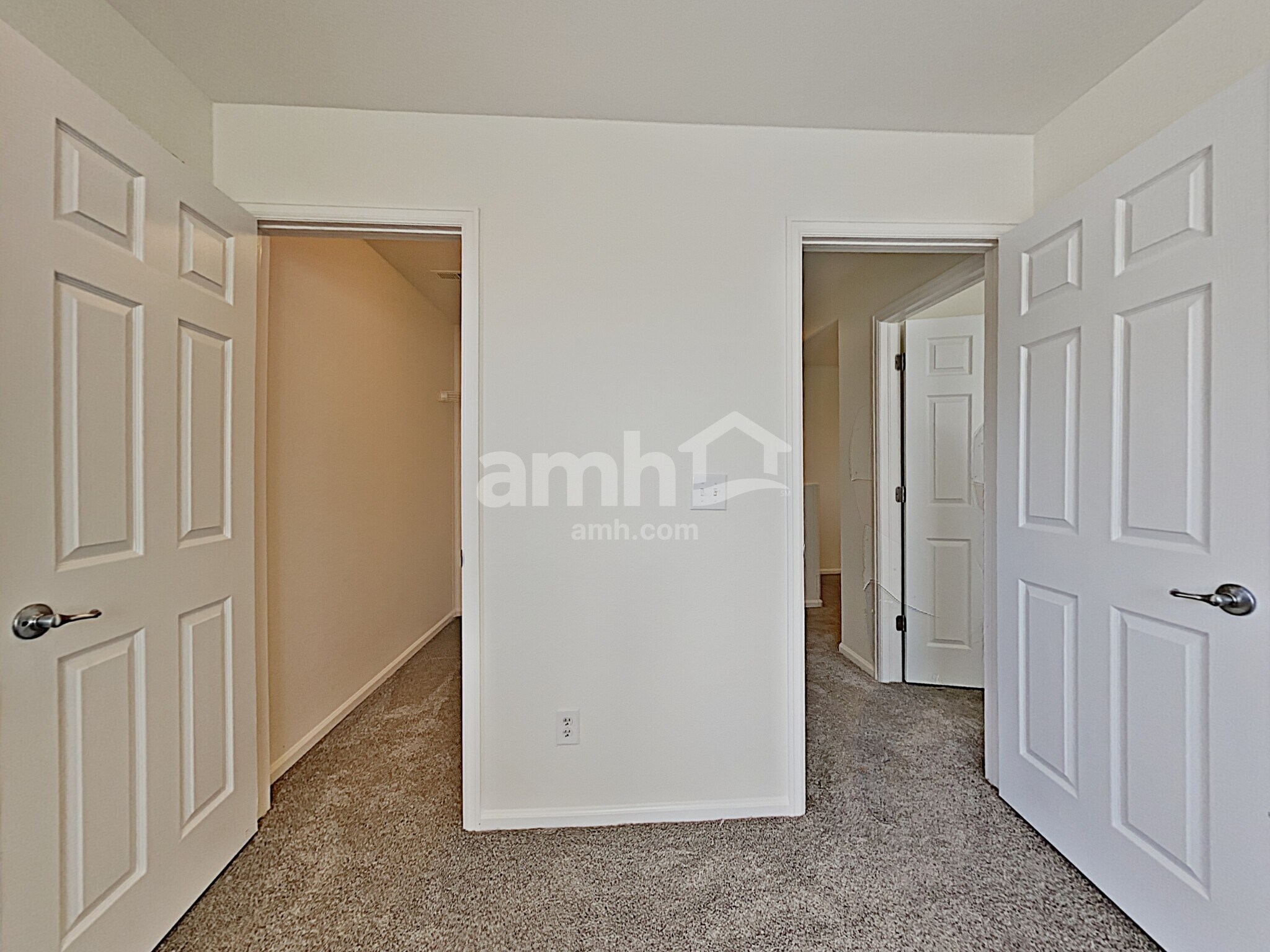 Building Photo - 816 Ponderosa Ln