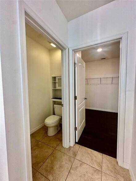 Building Photo - 988 Summer Glen Dr