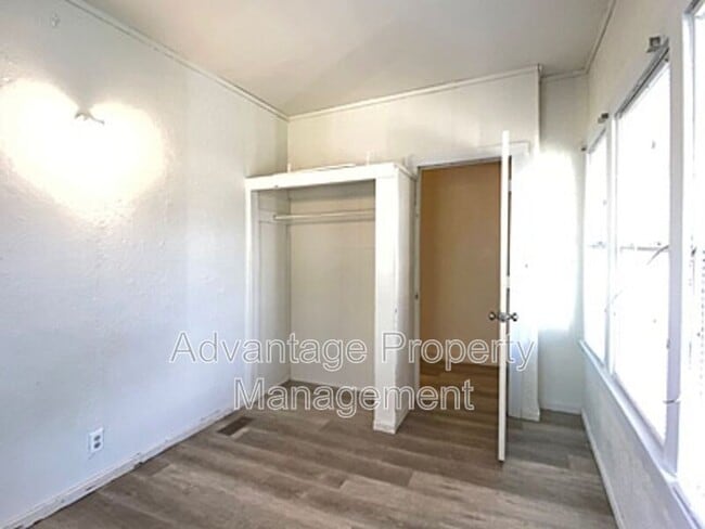 Building Photo - 240 NW 9th St