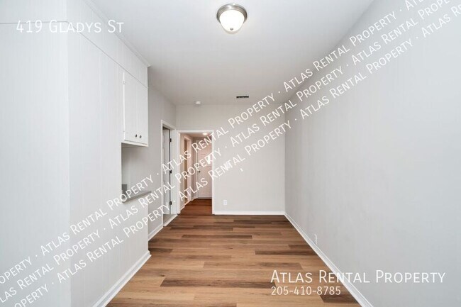 Building Photo - 419 Gladys St
