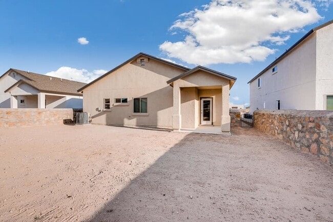 Building Photo - 7747 Enchanted Path Dr