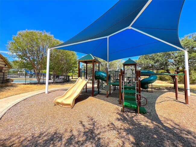 Building Photo - 1604 Hughes Dr