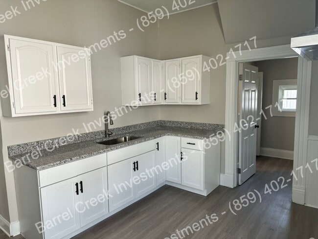 Building Photo - 3-Bed 1-Bath House + Bonus Room