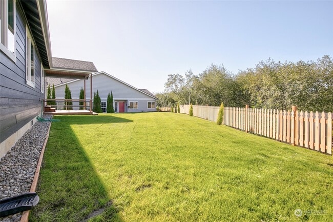 Building Photo - 3155 Sanderling Dr