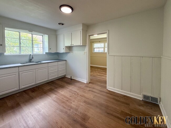 Building Photo - Spacious Newly Remodeled Ranch!